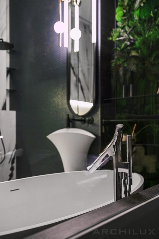 Дизайн проекты ванных комнат все чаще используют живые растения - представляем пример: квартира в серых тонах, неоклассика в интерьере, Кие